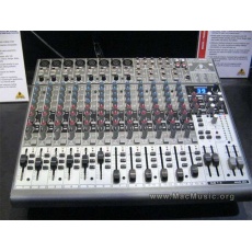 BEHRINGER XENYX QX1832