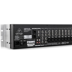 Behringer RX1202FX 12-kanałowy mikser liniowy do montażu w racku z przedwzmacniaczami mikrofonowymi Xenyx, klasyczną "brytyjską" korekcją i procesorem efektów.