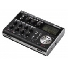 TASCAM DP 004