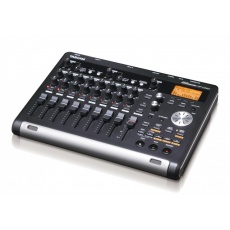 TASCAM DP 03SD  8-ścieżkowy cyfrowy PortaStudio rejestruje muzykę w jakości CD na kartach  SD / SDHC,