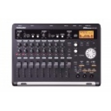 TASCAM DP 03SD  8-ścieżkowy cyfrowy PortaStudio rejestruje muzykę w jakości CD na kartach  SD / SDHC,