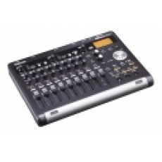 TASCAM DP 03SD  8-ścieżkowy cyfrowy PortaStudio rejestruje muzykę w jakości CD na kartach  SD / SDHC,