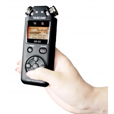 TASCAM DR-05X rejestrator reporterski wysokiej jakości wykorzystuje  kartę micro SD/SDHC/SDXC