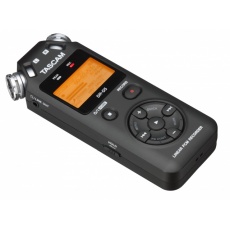 TASCAM DR-05X rejestrator reporterski wysokiej jakości wykorzystuje  kartę micro SD/SDHC/SDXC